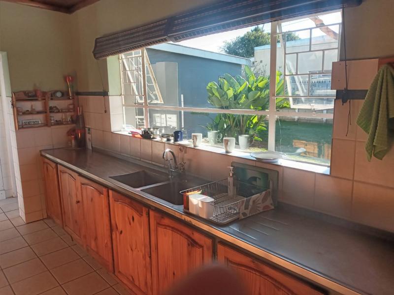 4 Bedroom Property for Sale in C Place Eastern Cape